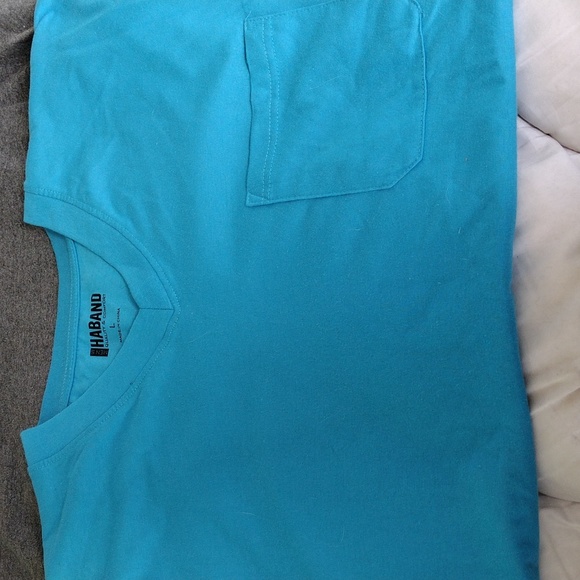 V-neck t-shirt bundle - Picture 2 of 6